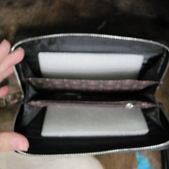 LONDON FOG COLLECTION LADIES   PEBBLED HIGH QUALITY VEGAN LEATHER NWT - Picture 6 of 10